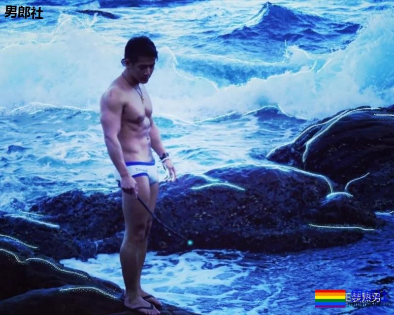 塞东西撑破运动裤？这个衬衫男十八线野有多想火！ - 51虹马