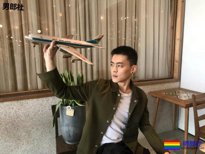 "寸头兵哥"和"号手兵哥"扒到了！这么帅，谁扛得住啊！ - 51虹马