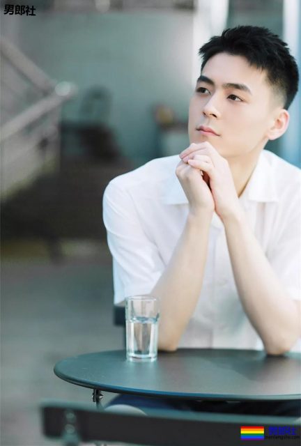 "寸头兵哥"和"号手兵哥"扒到了！这么帅，谁扛得住啊！ - 51虹马