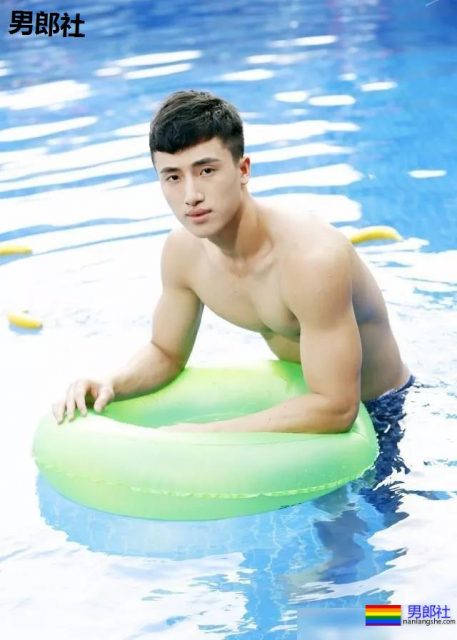 中国男团有多难？95后肌肉男退团后竟卖内衣！ - 51虹马