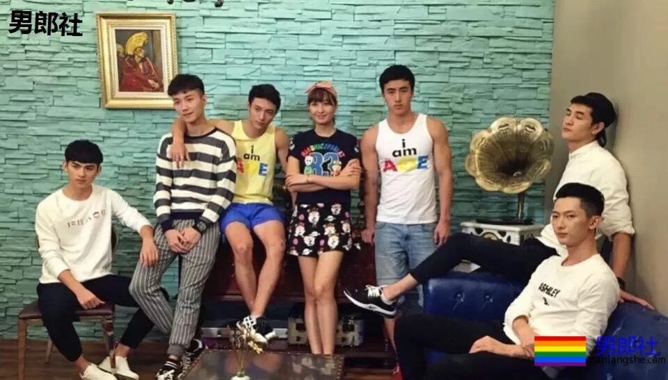 中国男团有多难？95后肌肉男退团后竟卖内衣！ - 51虹马