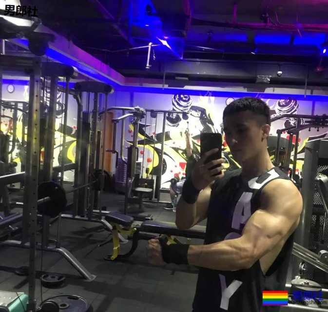 中国男团有多难？95后肌肉男退团后竟卖内衣！ - 51虹马