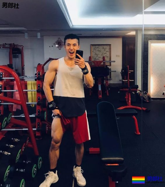 中国男团有多难？95后肌肉男退团后竟卖内衣！ - 51虹马