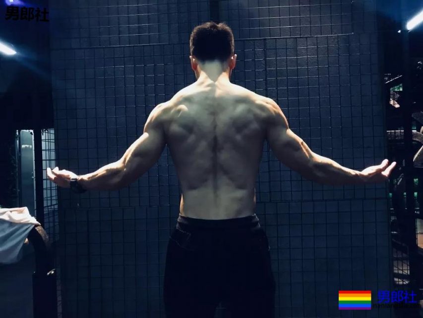 中国男团有多难？95后肌肉男退团后竟卖内衣！ - 51虹马