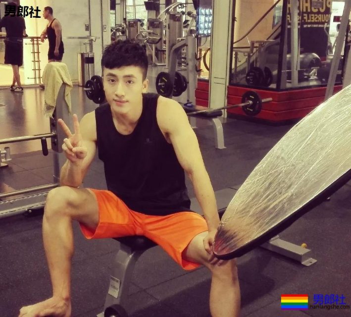 中国男团有多难？95后肌肉男退团后竟卖内衣！ - 51虹马