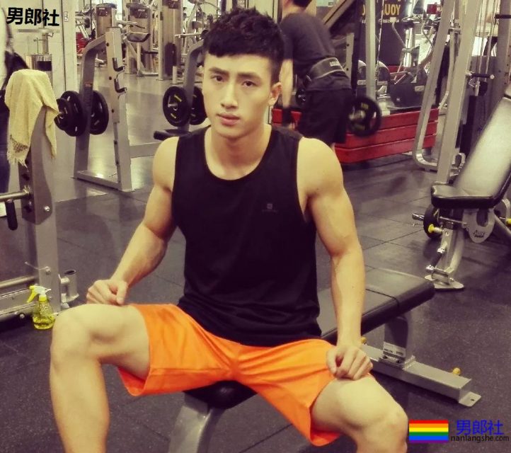 中国男团有多难？95后肌肉男退团后竟卖内衣！ - 51虹马