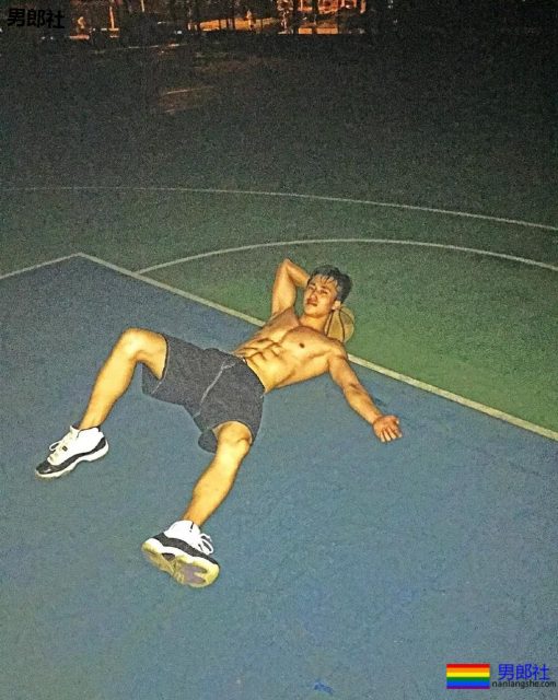 中国男团有多难？95后肌肉男退团后竟卖内衣！ - 51虹马