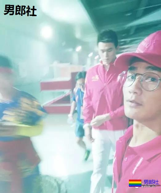 晚会上的酒窝小哥扒到了，这也太帅了吧！ - 51虹马