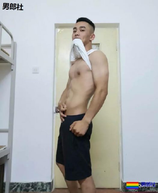 晚会上的酒窝小哥扒到了，这也太帅了吧！ - 51虹马