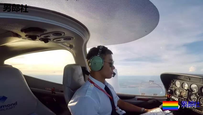 超帅正装机长爆红网络，这筋肉身材实在是太Man了！ - 51虹马