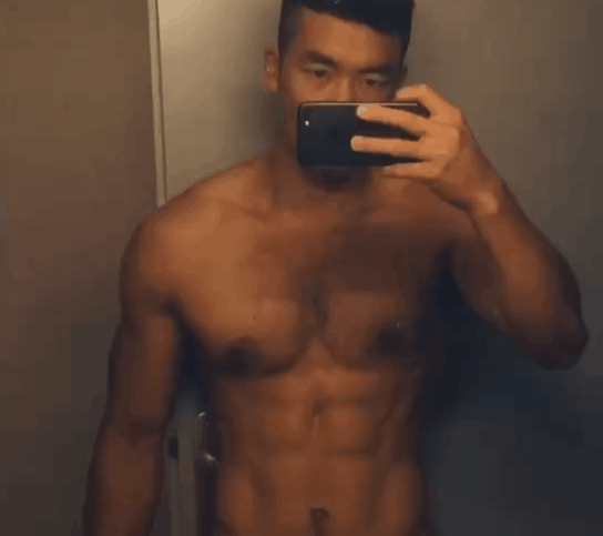 超帅正装机长爆红网络，这筋肉身材实在是太Man了！ - 51虹马