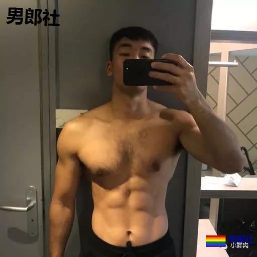 超帅正装机长爆红网络，这筋肉身材实在是太Man了！ - 51虹马