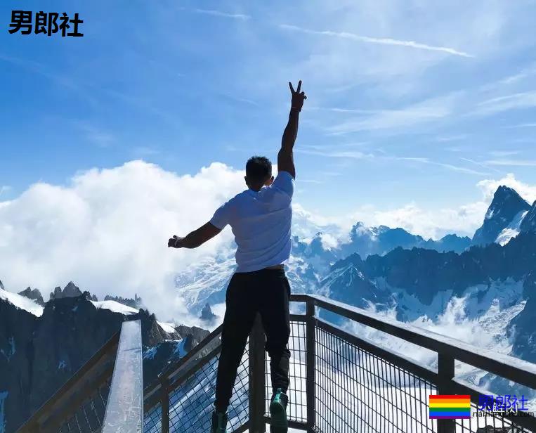 超帅正装机长爆红网络，这筋肉身材实在是太Man了！ - 51虹马