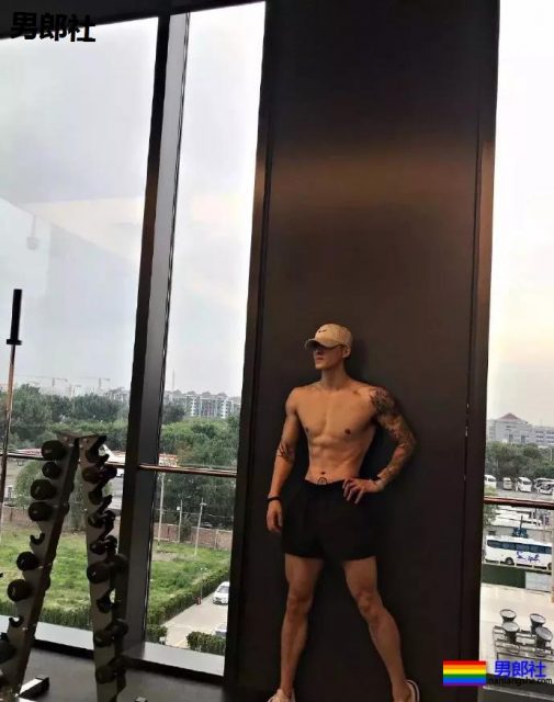 超帅肌肉体育生，太好看了趴！-51虹马