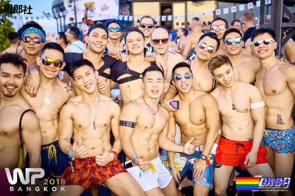 男星拍泼水节海报被指掉价？醒醒吧，认错人了！-51虹马