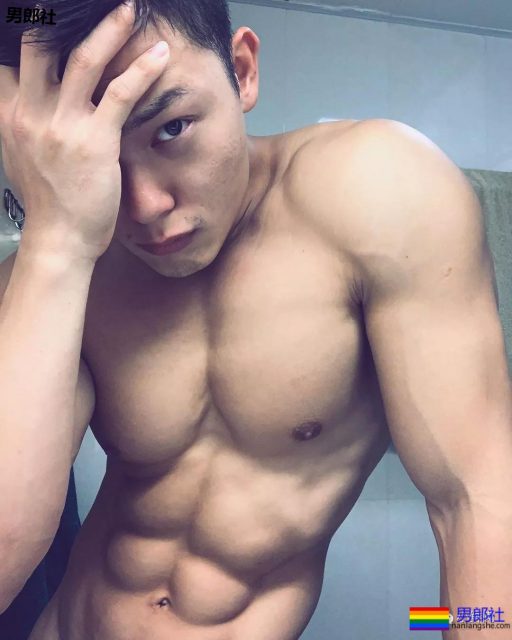 男星拍泼水节海报被指掉价?醒醒吧,认错人了! - 51虹马 男星拍泼水节海报被指掉价?醒醒吧,认错人了! - 51虹马