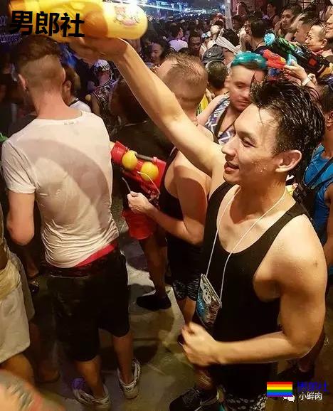 男星拍泼水节海报被指掉价?醒醒吧,认错人了! - 51虹马 男星拍泼水节海报被指掉价?醒醒吧,认错人了! - 51虹马