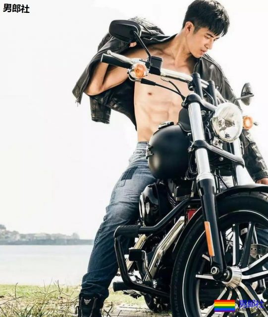 男星拍泼水节海报被指掉价?醒醒吧,认错人了! - 51虹马 男星拍泼水节海报被指掉价?醒醒吧,认错人了! - 51虹马