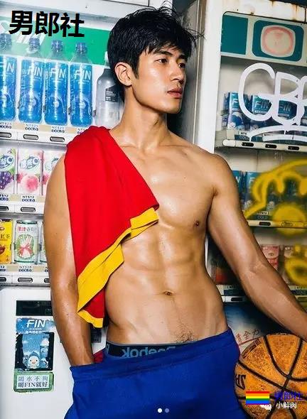 男星拍泼水节海报被指掉价?醒醒吧,认错人了! - 51虹马 男星拍泼水节海报被指掉价?醒醒吧,认错人了! - 51虹马