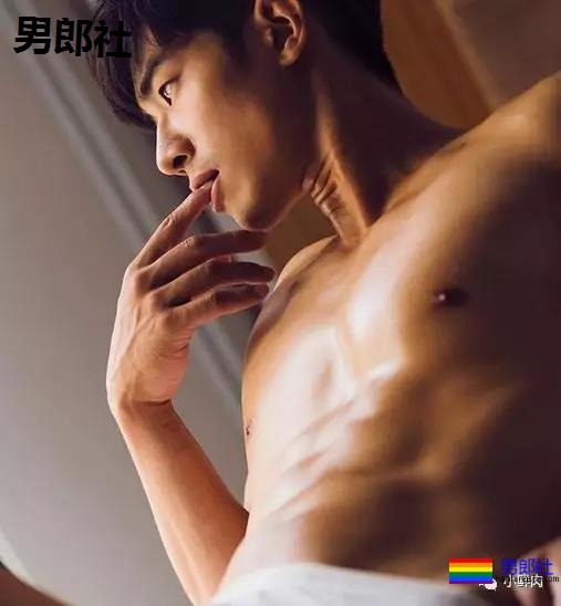 男星拍泼水节海报被指掉价?醒醒吧,认错人了! - 51虹马 男星拍泼水节海报被指掉价?醒醒吧,认错人了! - 51虹马