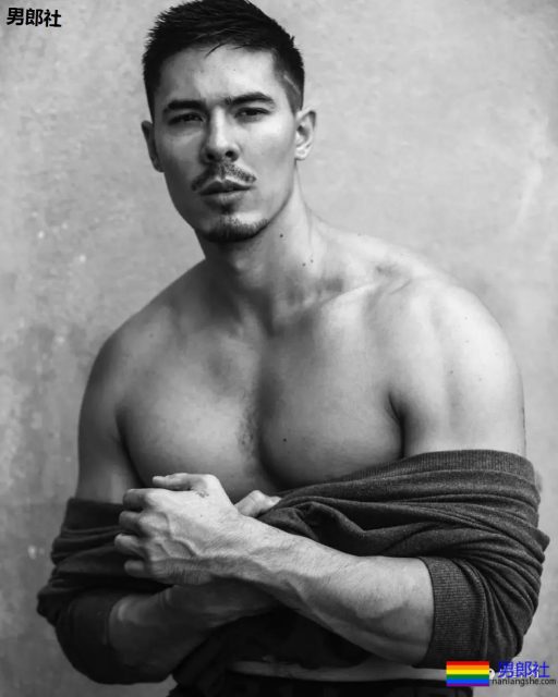 男星拍泼水节海报被指掉价?醒醒吧,认错人了! - 51虹马 男星拍泼水节海报被指掉价?醒醒吧,认错人了! - 51虹马