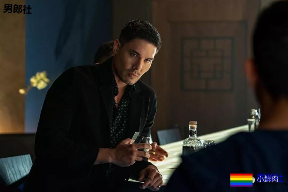 男星拍泼水节海报被指掉价?醒醒吧,认错人了! - 51虹马 男星拍泼水节海报被指掉价?醒醒吧,认错人了! - 51虹马