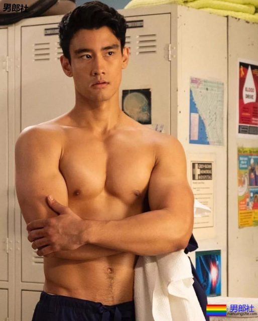 强吻男同事的帅气肌肉医生,变身夜场儛男!这个天菜尤物我又可以了! - 51虹马 强吻男同事的帅气肌肉医生,变身夜场儛男!这个天菜尤物我又可以了! - 51虹马