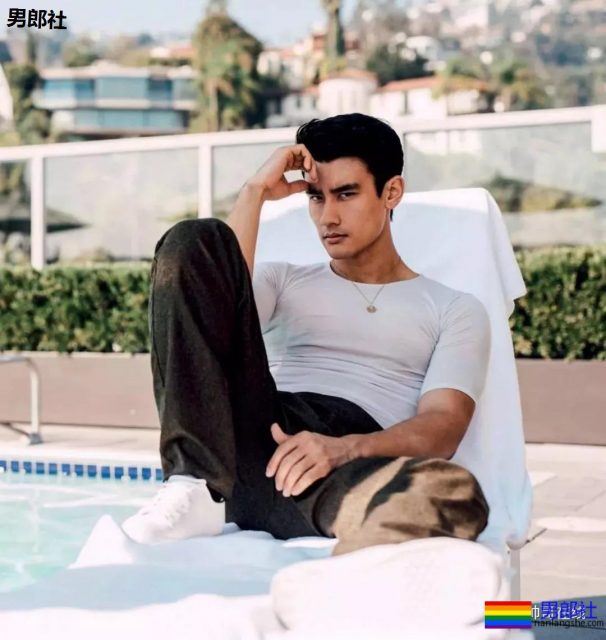 强吻男同事的帅气肌肉医生,变身夜场儛男!这个天菜尤物我又可以了! - 51虹马 强吻男同事的帅气肌肉医生,变身夜场儛男!这个天菜尤物我又可以了! - 51虹马