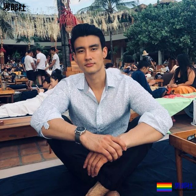 强吻男同事的帅气肌肉医生,变身夜场儛男!这个天菜尤物我又可以了! - 51虹马 强吻男同事的帅气肌肉医生,变身夜场儛男!这个天菜尤物我又可以了! - 51虹马