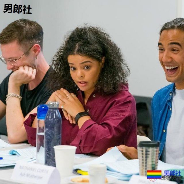 巴尼叔和年年乐队的奥利参演艾滋题材新剧 - 51虹马