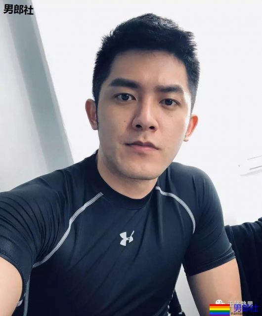 胡茬男拔掉西装后尽然这样有料，不管穿什么都有大山丘！ - 51虹马