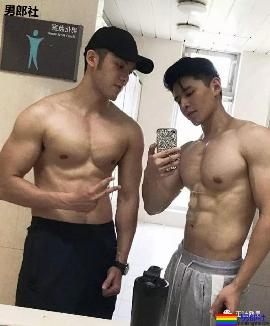 胡茬男拔掉西装后尽然这样有料，不管穿什么都有大山丘！ - 51虹马