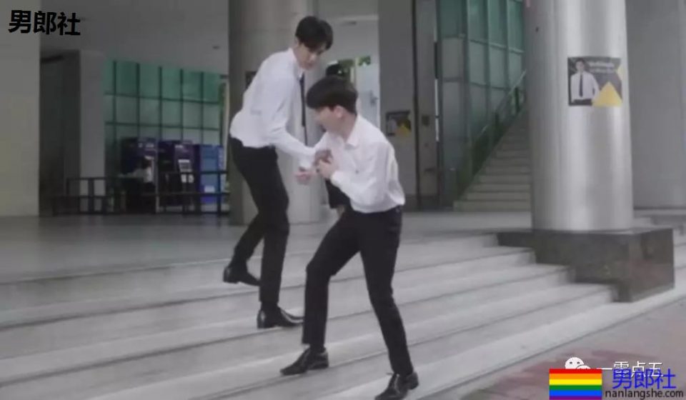 学长,你压到我了!第一集就同船,好撩! - 51虹马 学长,你压到我了!第一集就同船,好撩! - 51虹马