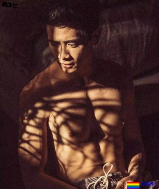 超A狼狗系！双人床照自拍曝光！ - 51虹马