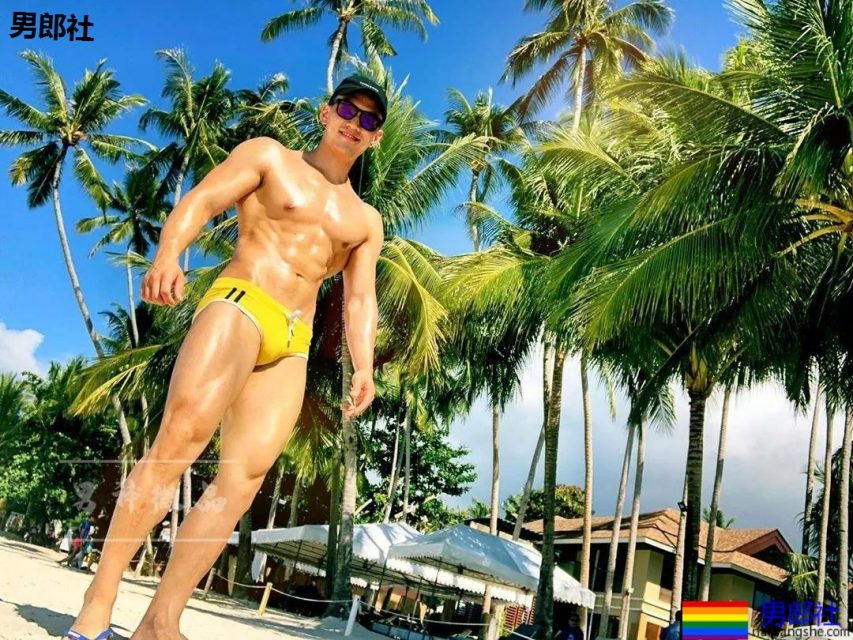 被袭胸的体育生爆"私密"硬照！腱子肉身材太犯规了！ - 51虹马