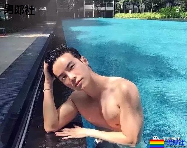 大鼻子肌肉帅穿上正装如此性感，脱掉正装后超有料-51虹马