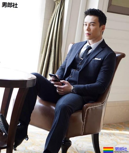 大鼻子肌肉帅穿上正装如此性感,脱掉正装后超有料 - 51虹马 大鼻子肌肉帅穿上正装如此性感,脱掉正装后超有料 - 51虹马