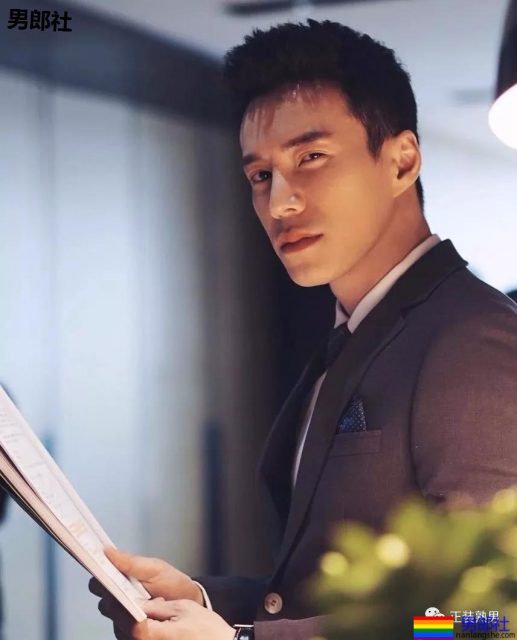 大鼻子肌肉帅穿上正装如此性感,脱掉正装后超有料 - 51虹马 大鼻子肌肉帅穿上正装如此性感,脱掉正装后超有料 - 51虹马