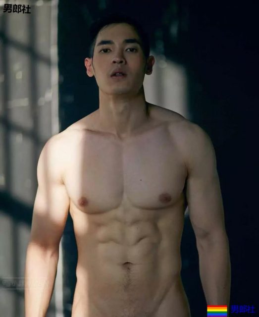 天菜小鲜肉，又是大长腿，超短的小内内看的流口水~！-51虹马