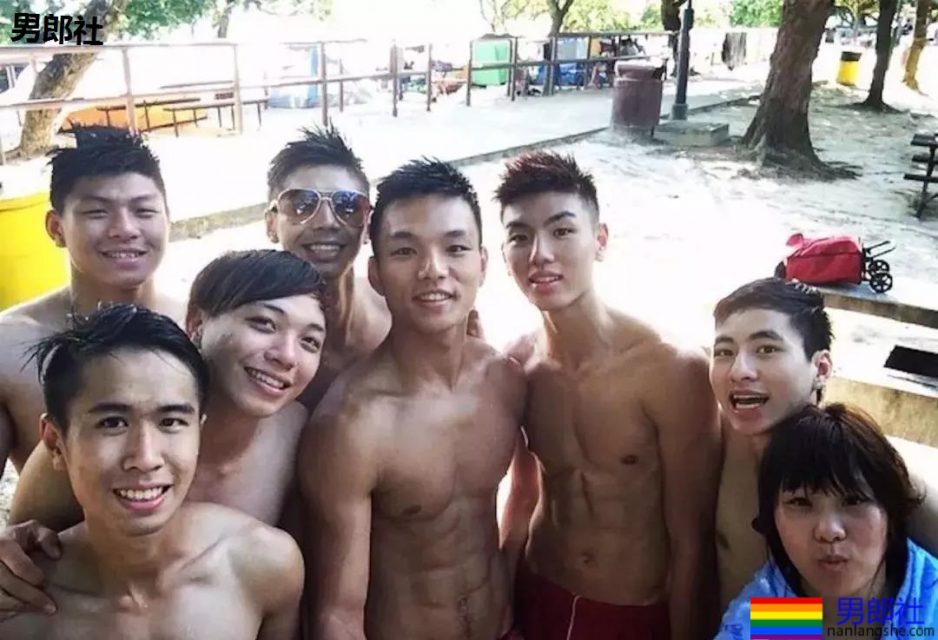 筋肉救生员，腹毛旺盛八块腹肌太吸睛 - 51虹马