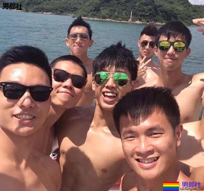 筋肉救生员，腹毛旺盛八块腹肌太吸睛 - 51虹马