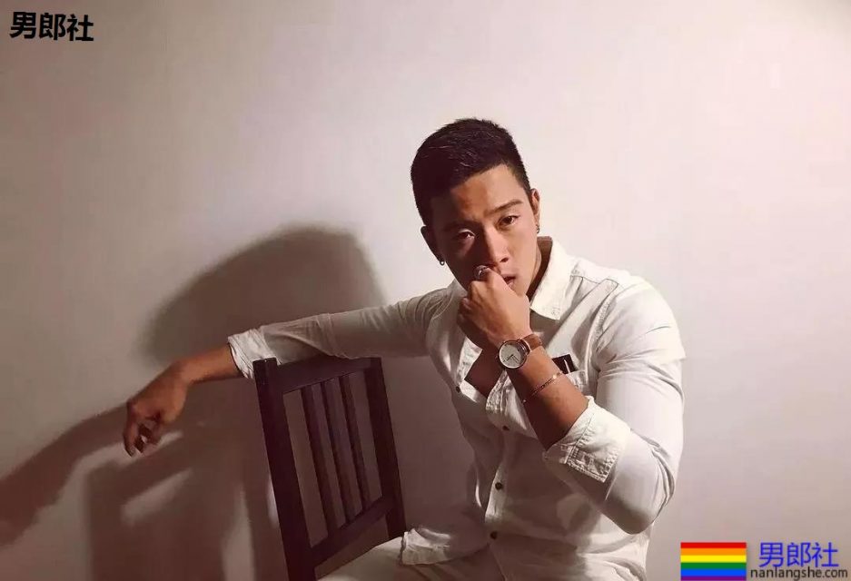 撩衣服秀肌肉的健身教练终于扒到了! - 51虹马 撩衣服秀肌肉的健身教练终于扒到了! - 51虹马