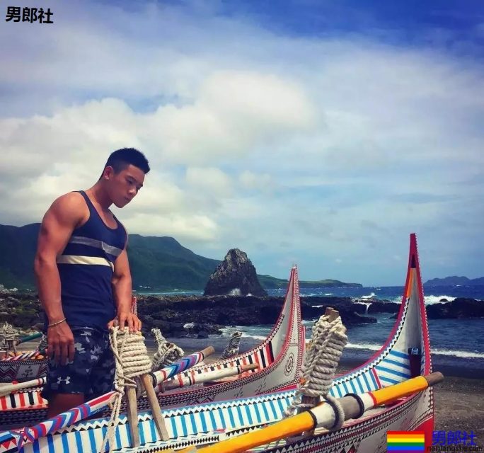 撩衣服秀肌肉的健身教练终于扒到了! - 51虹马 撩衣服秀肌肉的健身教练终于扒到了! - 51虹马