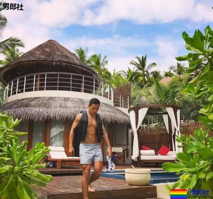 撩衣服秀肌肉的健身教练终于扒到了! - 51虹马 撩衣服秀肌肉的健身教练终于扒到了! - 51虹马