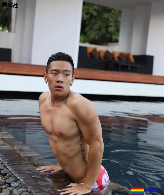 撩衣服秀肌肉的健身教练终于扒到了! - 51虹马 撩衣服秀肌肉的健身教练终于扒到了! - 51虹马