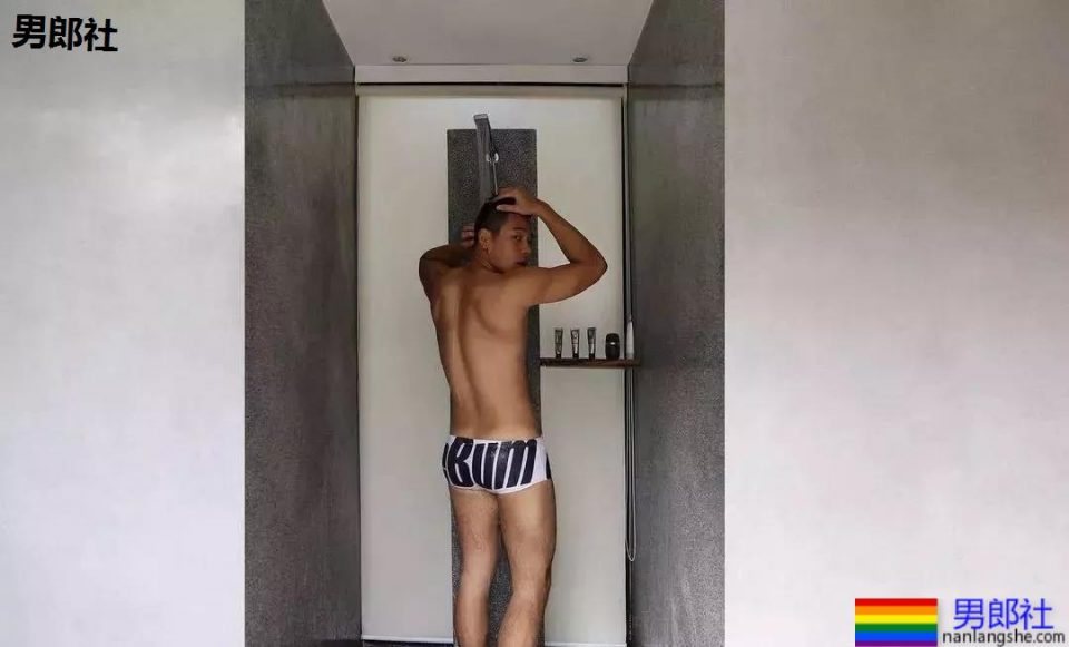 撩衣服秀肌肉的健身教练终于扒到了! - 51虹马 撩衣服秀肌肉的健身教练终于扒到了! - 51虹马