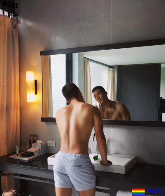 撩衣服秀肌肉的健身教练终于扒到了! - 51虹马 撩衣服秀肌肉的健身教练终于扒到了! - 51虹马