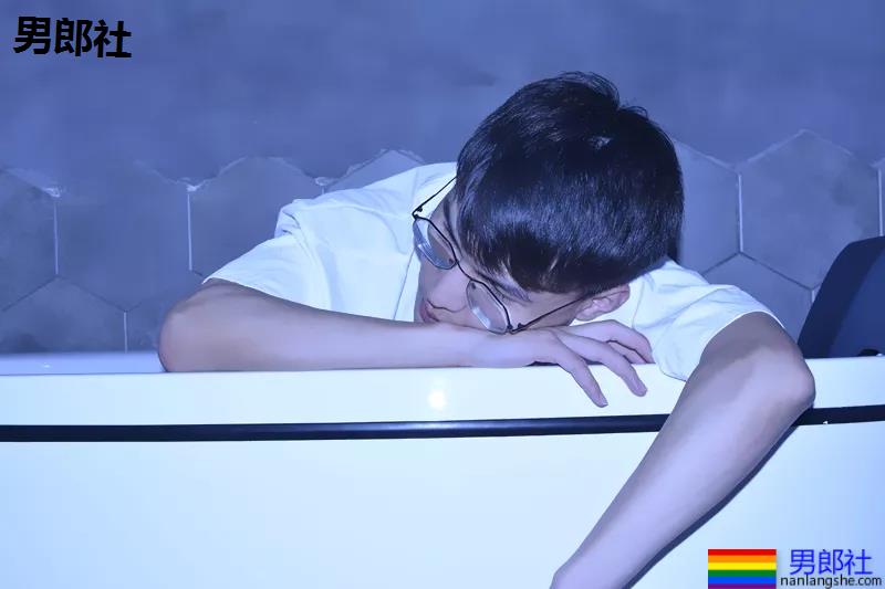 “在我的潜意识里，被进入是带有耻辱色彩的。” - 51虹马