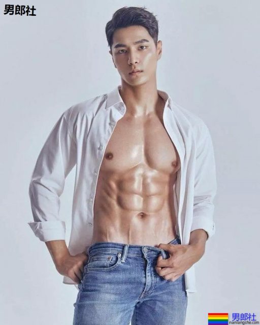 筋肉盛筵！长腿大鼻子男模刷爆票圈，荷尔蒙肌肉小哥让你挑花眼！ - 51虹马