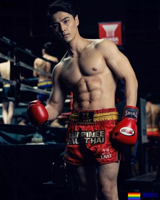 筋肉盛筵！长腿大鼻子男模刷爆票圈，荷尔蒙肌肉小哥让你挑花眼！ - 51虹马